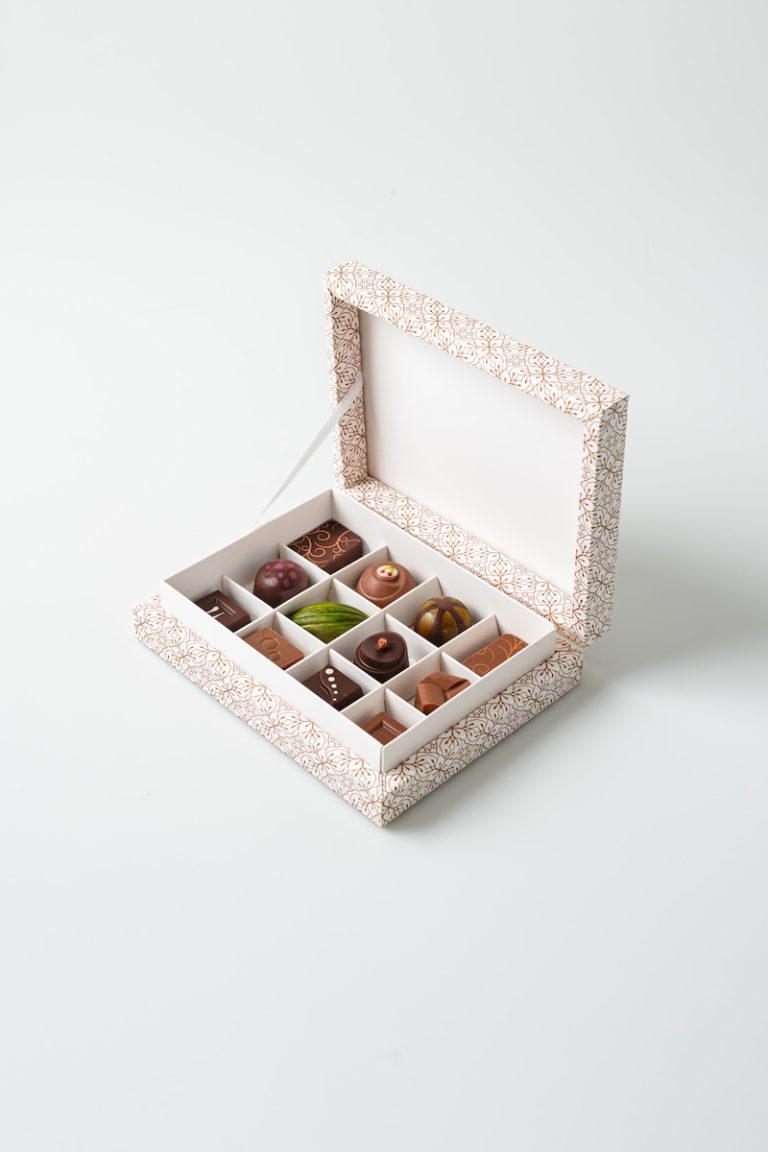 Chocolate Bless 12-piece Swiss chocolate gift box made with Portuguese products