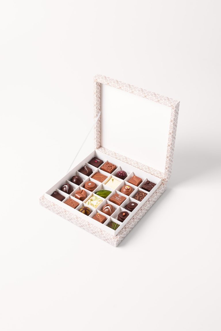 Chocolate Bless 25-piece assorted Swiss chocolate gift box made with Portuguese products